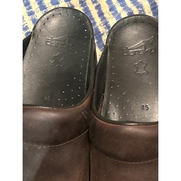 Men's Dansko 'Karl' Antique Brown Leather Clogs - Picture 7 of 7